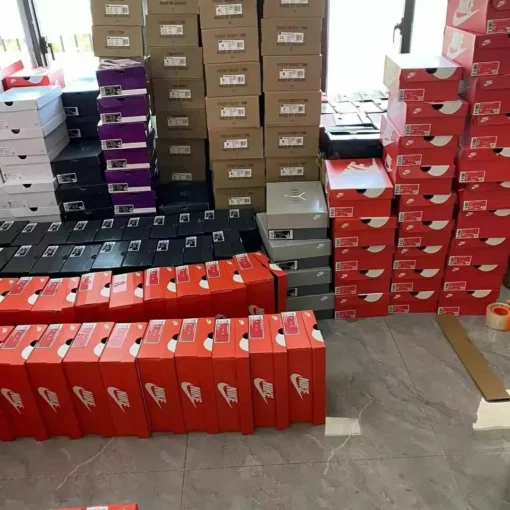 sneaker clearance pallets France