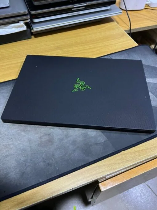 buy laptop liquidation pallets France