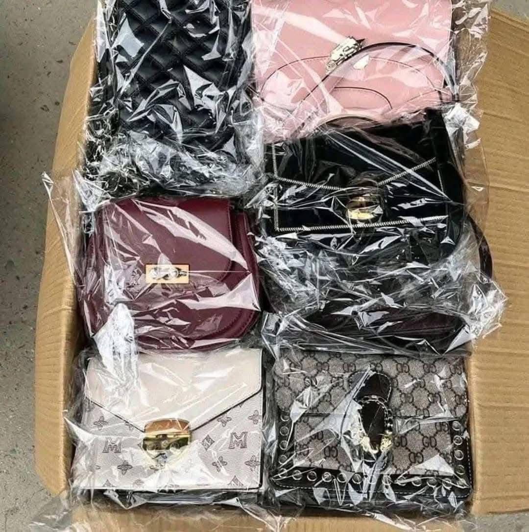 wholesale women's handbags pallets